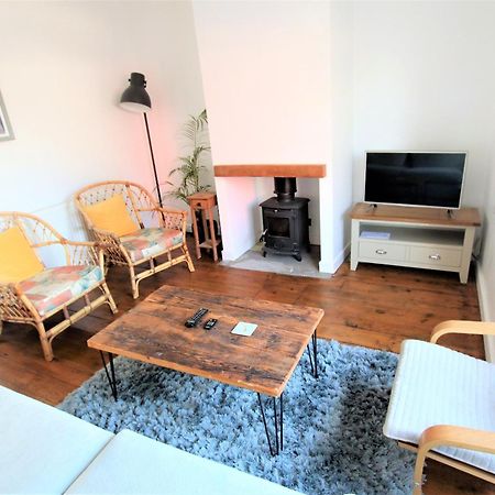 Contemporary Home In Friendly Easton, Free Parking Bristol Exterior photo