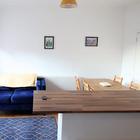 Contemporary Home In Friendly Easton, Free Parking Bristol Exterior photo