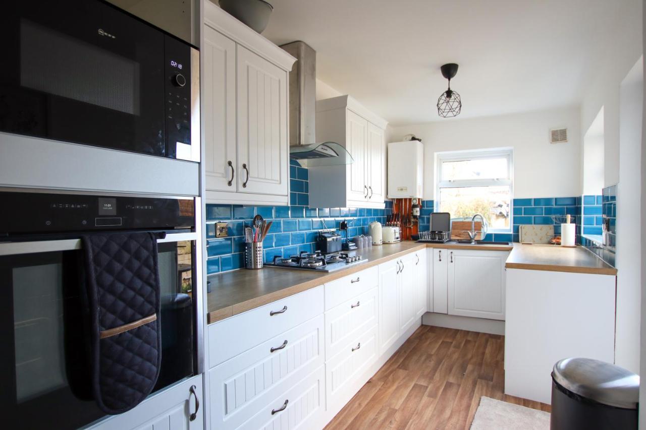 Contemporary Home In Friendly Easton, Free Parking Bristol Exterior photo