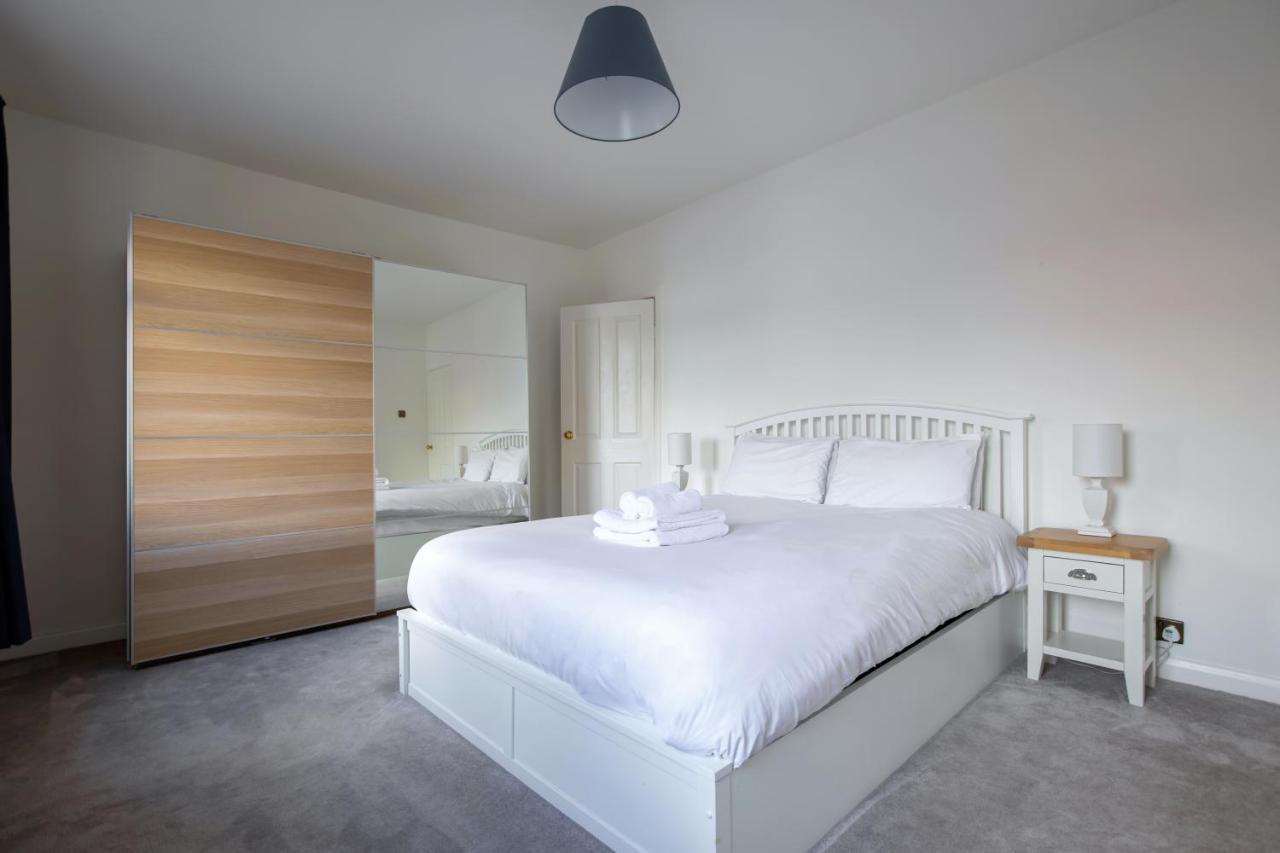 Contemporary Home In Friendly Easton, Free Parking Bristol Exterior photo